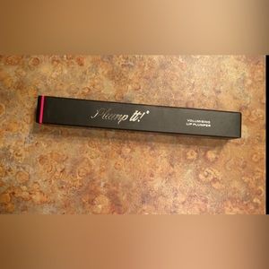 PLUMP IT VOLUMISING LIP PLUMPER